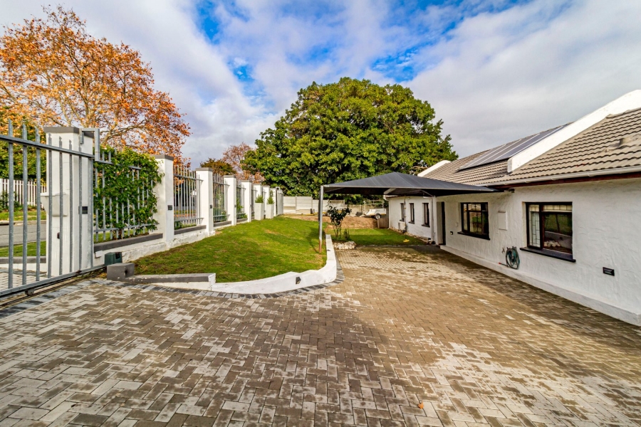 3 Bedroom Property for Sale in Die Wingerd Western Cape